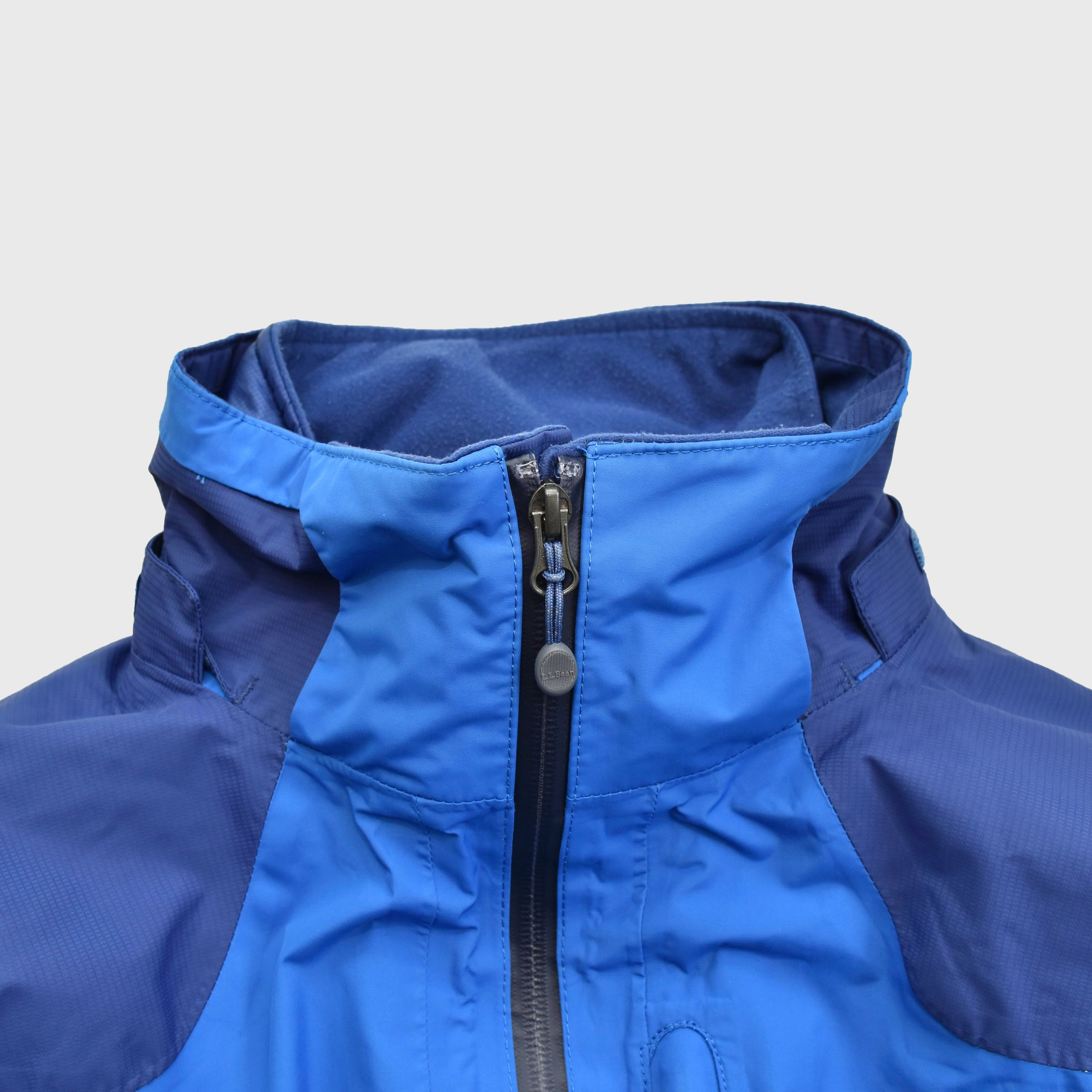フードは襟に収納可能L.L.Bean Nylon Jacket Detachable Liner